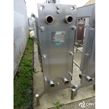 ECHANGEUR REFROIDISSEUR DE 2 x 25000 L/h de LAIT APV-SPX N35